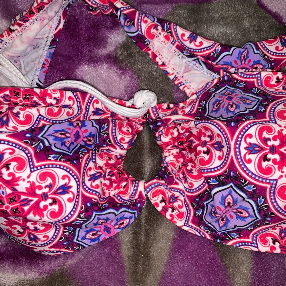 Bikini Set - Picture 3 of 5